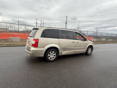 Used 2012 Chrysler Town & Country Touring w/ Entertainment Group #1 image 9