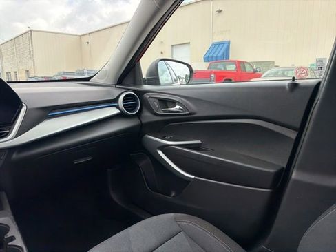 Used 2026 Chevrolet Trax LS FWD image 20
