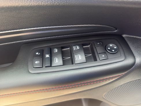 Used 2025 Dodge Durango GT w/ Blacktop Package AWD/4WD image 13