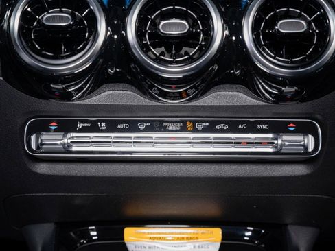 New 2026 Mercedes-Benz GLB 250 image 18