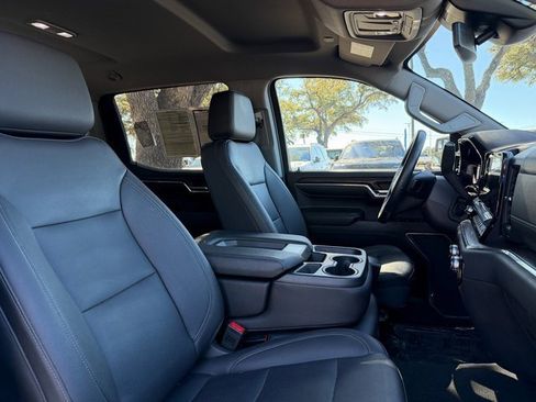 Used 2024 GMC Sierra 1500 SLT image 15