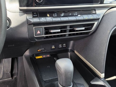Used 2025 Toyota Camry LE FWD image 17