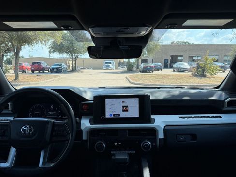 Used 2024 Toyota Tacoma TRD Off-Road image 32