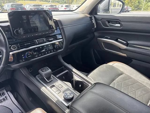 Used 2024 Nissan Pathfinder Platinum w/ Cargo Package AWD/4WD image 12