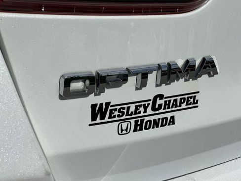 Used 2019 Kia Optima S FWD image 11