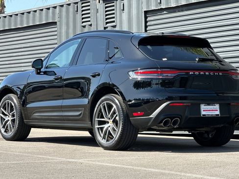 Certified 2026 Porsche Macan AWD/4WD image 3