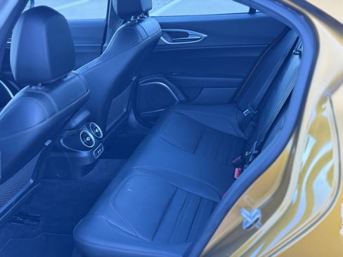 Used 2023 Alfa Romeo Giulia Veloce image 15