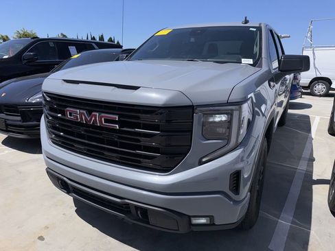 Used 2024 GMC Sierra 1500 Elevation AWD/4WD image 2