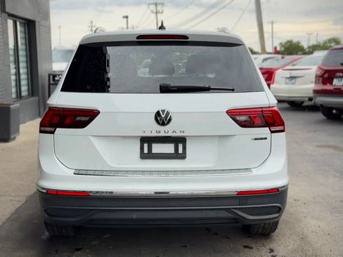 Used 2024 Volkswagen Tiguan SE AWD/4WD image 3