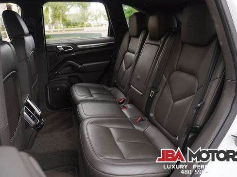 Used 2017 Porsche Cayenne Platinum Edition AWD/4WD image 93