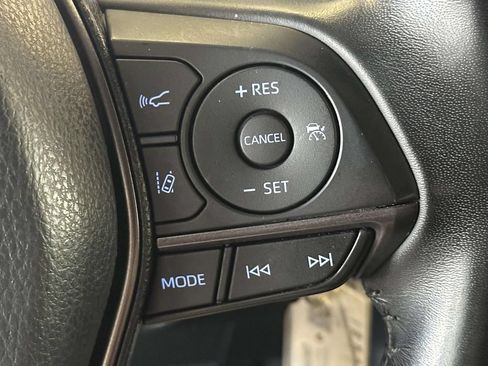 Used 2022 Toyota Camry SE FWD image 23