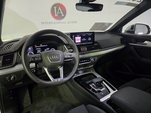 Used 2024 Audi Q5 e Premium Plus image 16