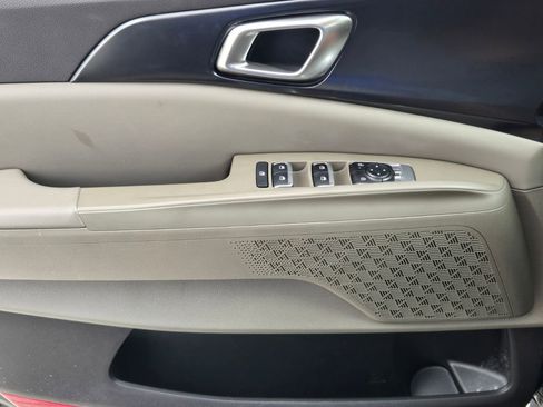 Used 2026 Kia Carnival FWD image 12