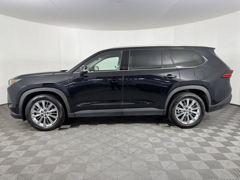 Used 2025 Toyota Grand Highlander AWD image 4