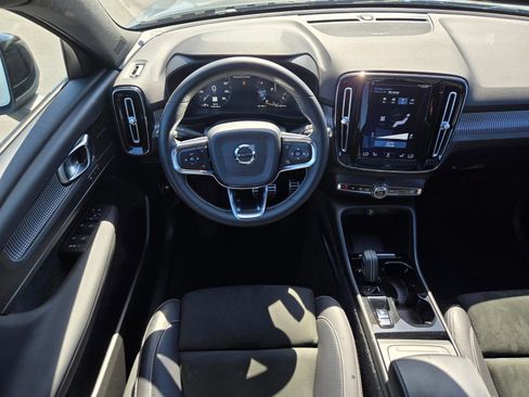 Used 2021 Volvo XC40 T4 R-Design w/ Advanced Package image 12
