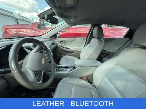 Used 2016 Chevrolet Malibu LT w/ Leather Package FWD image 2
