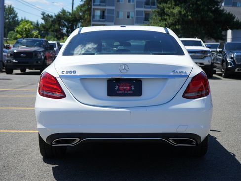 Used 2018 Mercedes-Benz C 300 4MATIC Sedan image 4