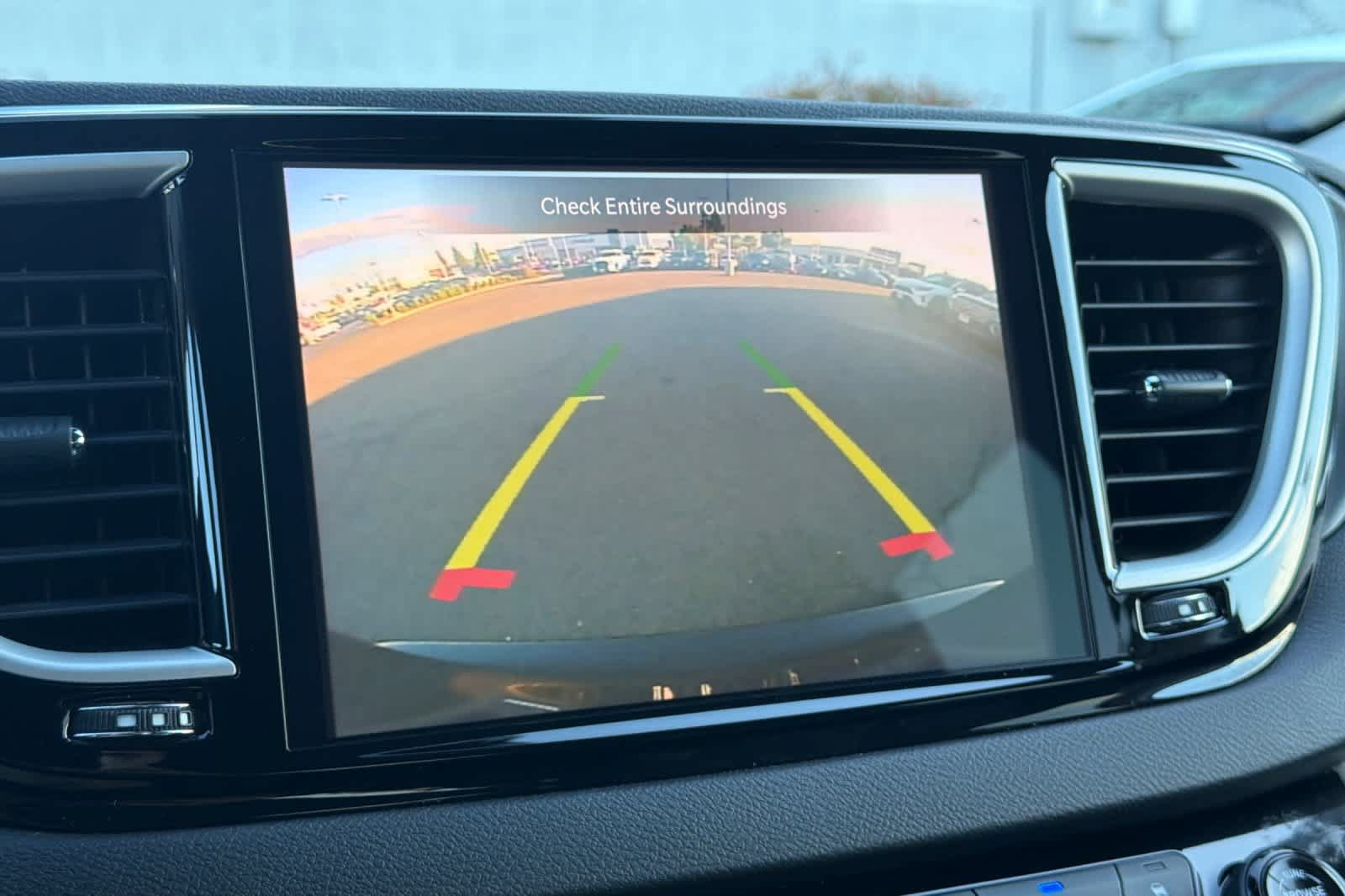 Used 2024 Chrysler Pacifica Touring-L FWD image 21