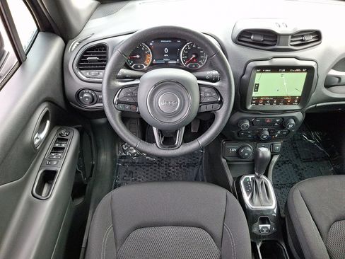 Certified 2022 Jeep Renegade Altitude w/ Convenience Group image 11