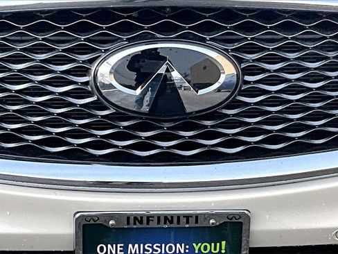 Used 2019 INFINITI QX50 Essential w/ Premium Heat Package image 12