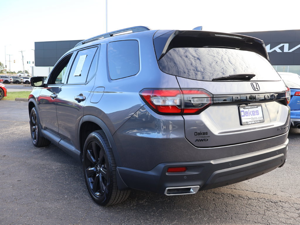 Used 2025 Honda Pilot Black Edition image 6
