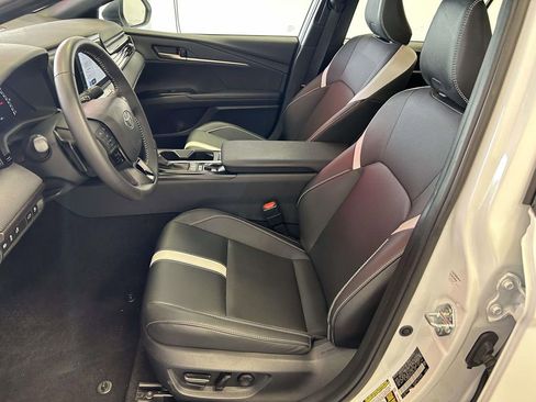 Certified 2025 Toyota Camry SE FWD image 15