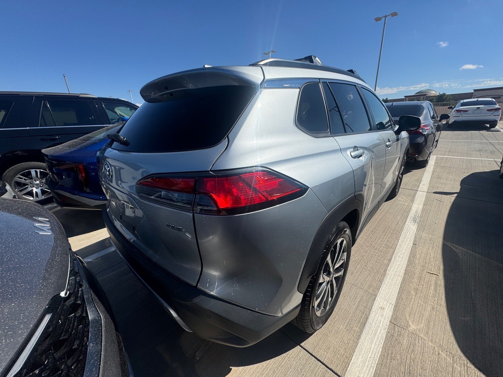Used 2022 Toyota Corolla Cross XLE w/ Convenience Package FWD image 4