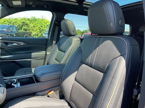 New 2026 Chevrolet Traverse High Country w/ LPO, Floor Liner Package image 19