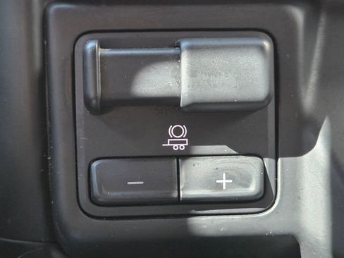 Used 2019 Chevrolet Silverado 1500 LTZ image 18