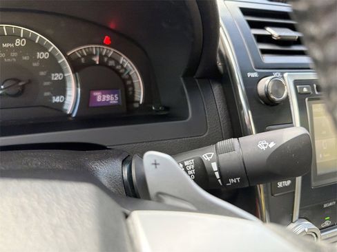Used 2014 Toyota Camry SE image 26