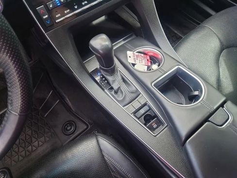 Used 2022 Toyota Avalon Limited image 24