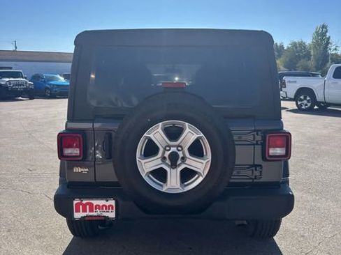 Used 2022 Jeep Wrangler Unlimited Sport S image 4