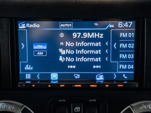 Used 2017 Jeep Wrangler Unlimited Sahara w/ Connectivity Group image 26