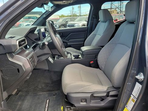 Used 2025 Toyota Tacoma SR5 image 10