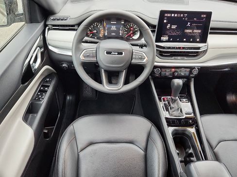 Certified 2024 Jeep Compass Limited AWD/4WD image 11