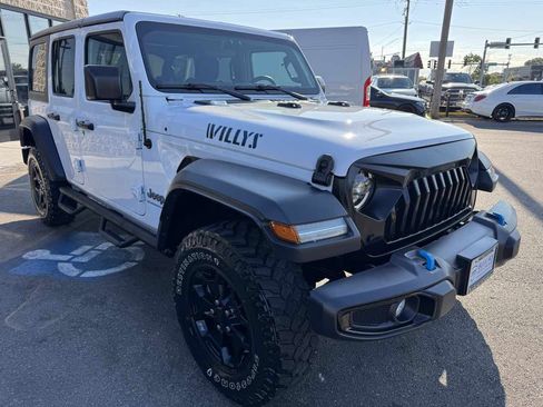Used 2023 Jeep Wrangler Unlimited AWD/4WD image 3
