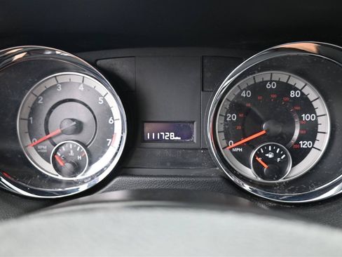 Used 2019 Dodge Grand Caravan SXT FWD image 16