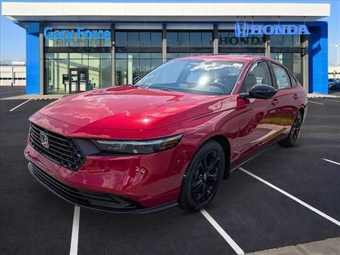 Used 2025 Honda Accord SE image 4