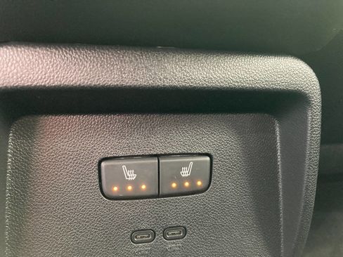 Used 2025 Chevrolet Equinox EV LT w/ Convenience Package II FWD image 17