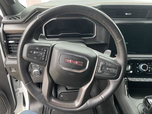 Used 2022 GMC Sierra 1500 AT4 w/ Technology Package image 12