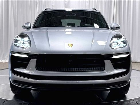 Used 2026 Porsche Macan AWD/4WD image 12