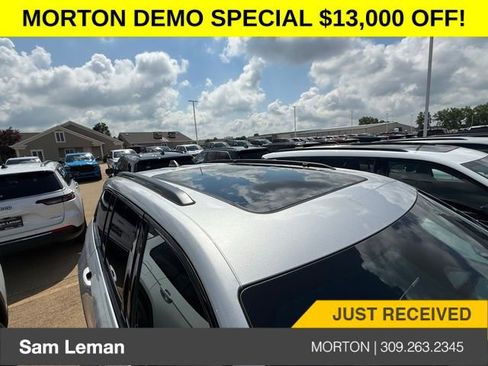 New 2025 Jeep Grand Cherokee Limited w/ Black Appearance Package image 7