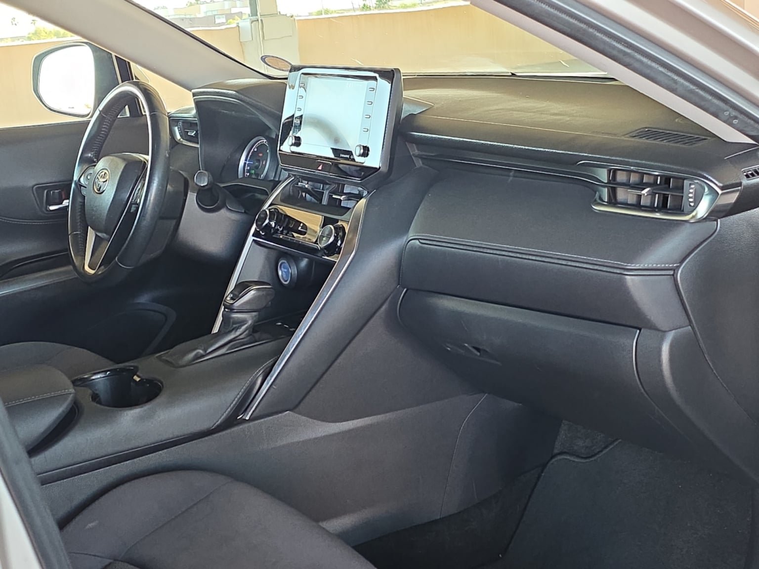 Used 2021 Toyota Venza LE AWD/4WD image 28