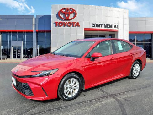 Certified 2025 Toyota Camry LE image 3