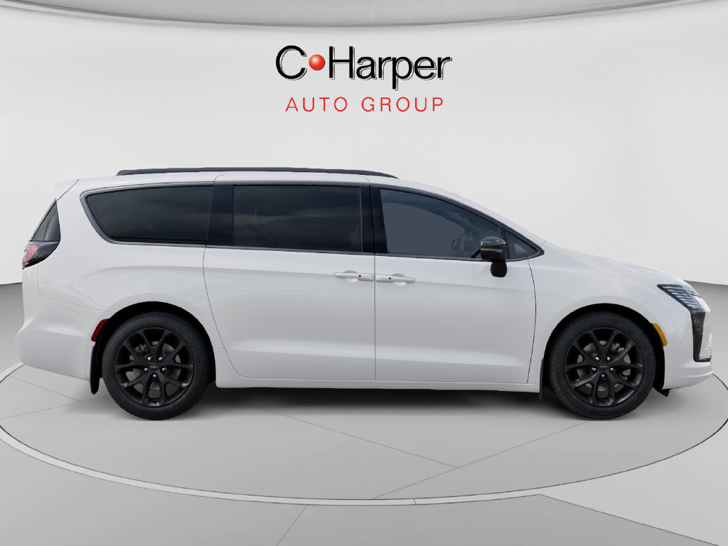 Used 2027 Chrysler Pacifica Limited AWD/4WD image 21