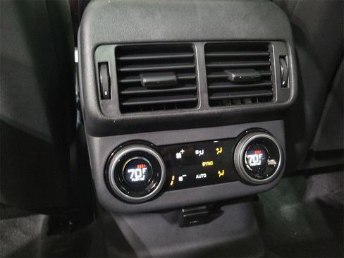 New 2025 Land Rover Range Rover Velar Dynamic SE image 24