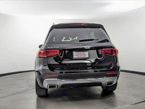 Used 2021 Mercedes-Benz GLB 250 w/ Premium Package image 7