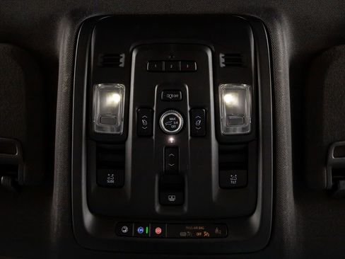 Used 2023 Chevrolet Suburban High Country image 30