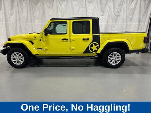 Used 2023 Jeep Gladiator Sport AWD/4WD image 4
