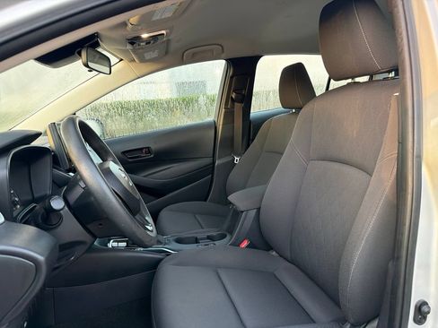 Used 2024 Toyota Corolla LE FWD image 5
